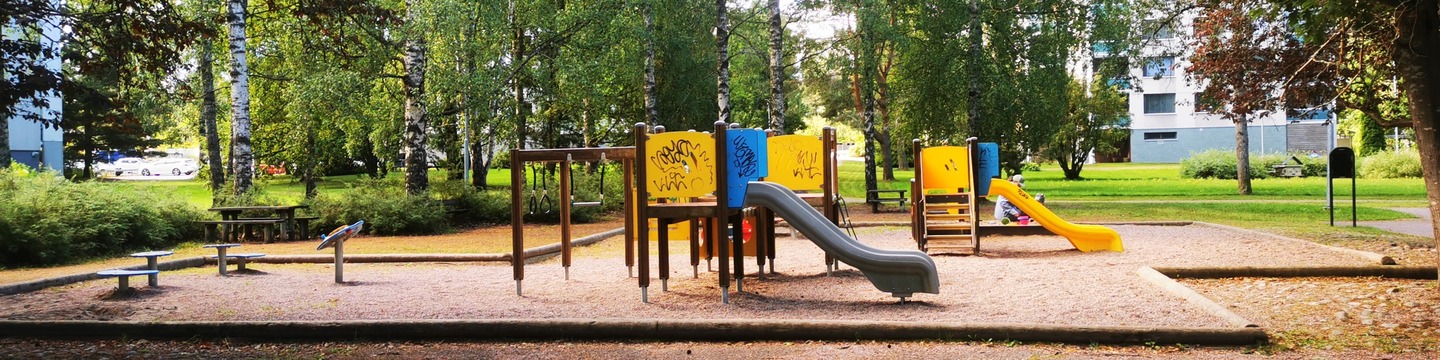 Kankolanpuiston leikkialue on metsäinen ja vehreä alue Jalkarannan kaupunginosassa.